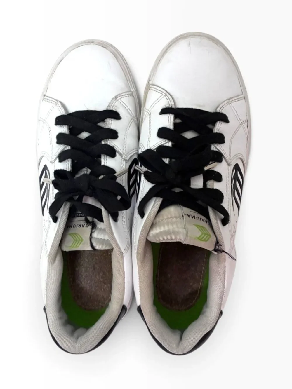 Cariuma Salvas White Leather Black Logo Low Top Sneakers - W 9 / M 7.5